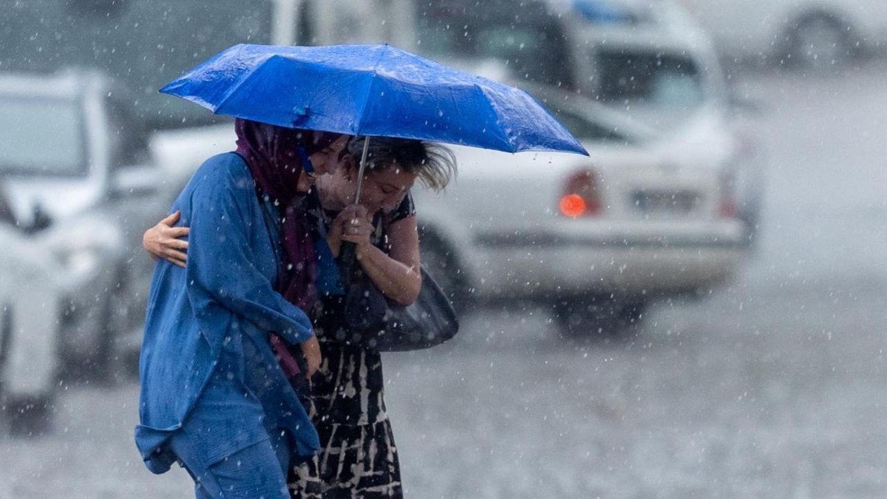  Doğu Karadeniz'e sağanak uyarısı! Sel, su baskını ve heyelan tehlikesi!