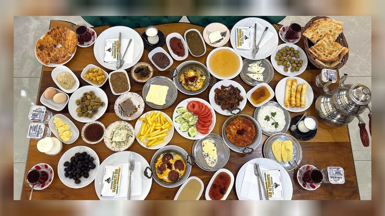 Dünya Kahvaltı Günü hazırlıkları Van Erciş'te tamamlandı! 