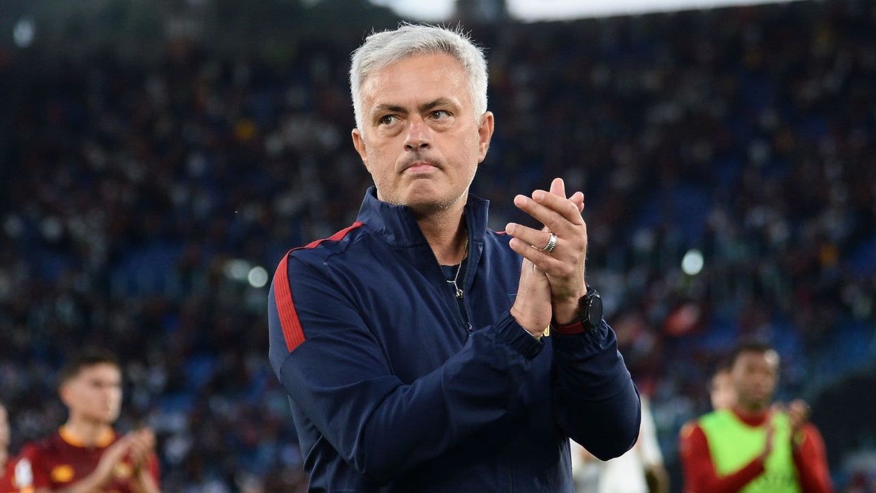 İmzalar atıldı, karar netleşti! Fenerbahçe'nin 78'inci teknik direktörü Mourinho! 