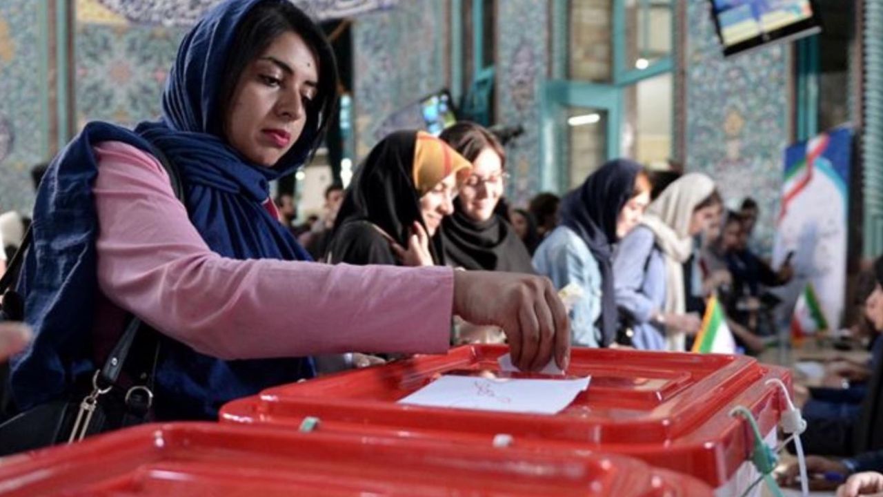 İran’da seçim kapsamında oy verme süresi uzatıldı! 