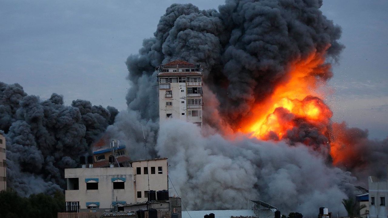 İsrail Refah’ta yine hava saldırısı düzenledi: 1’i çocuk 8 sivil hayatını kaybetti! 