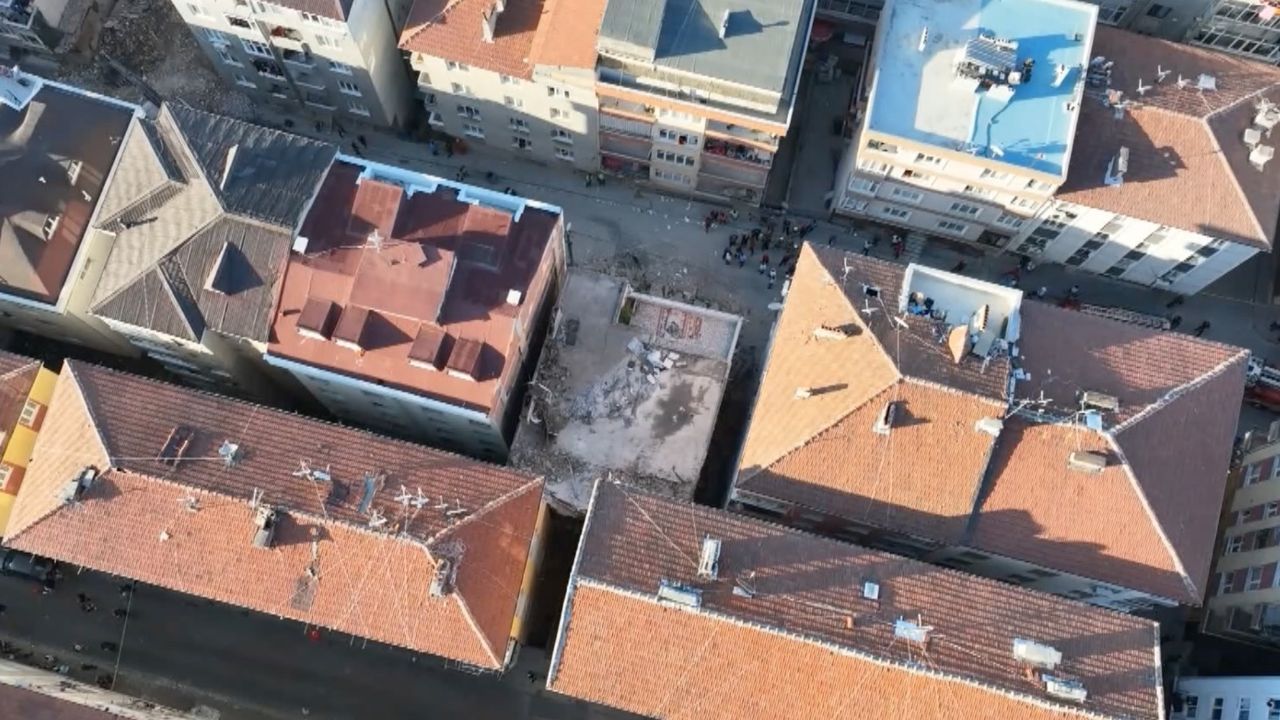 İstanbul Bahçelievler’de 4 katlı binanın çöktüğü öğrenildi! 