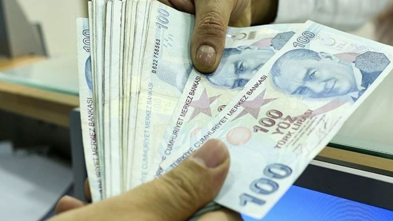 O bankadan emekli maaşı çekenler zil takıp oynayacak! Maaşa ek 500 TL daha ödenecek