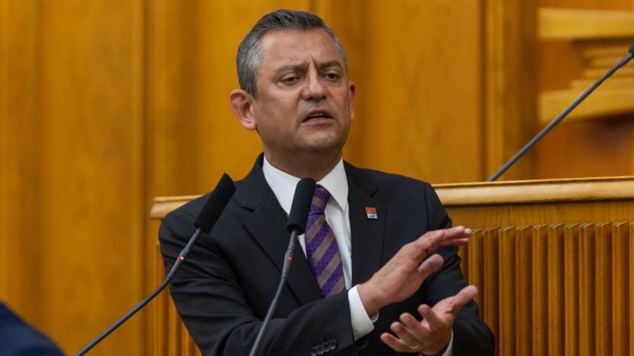 Özgür Özel partisinin grup toplantısında DEDAŞ'a yüklendi: Yangına davetiye çıkarmış! 