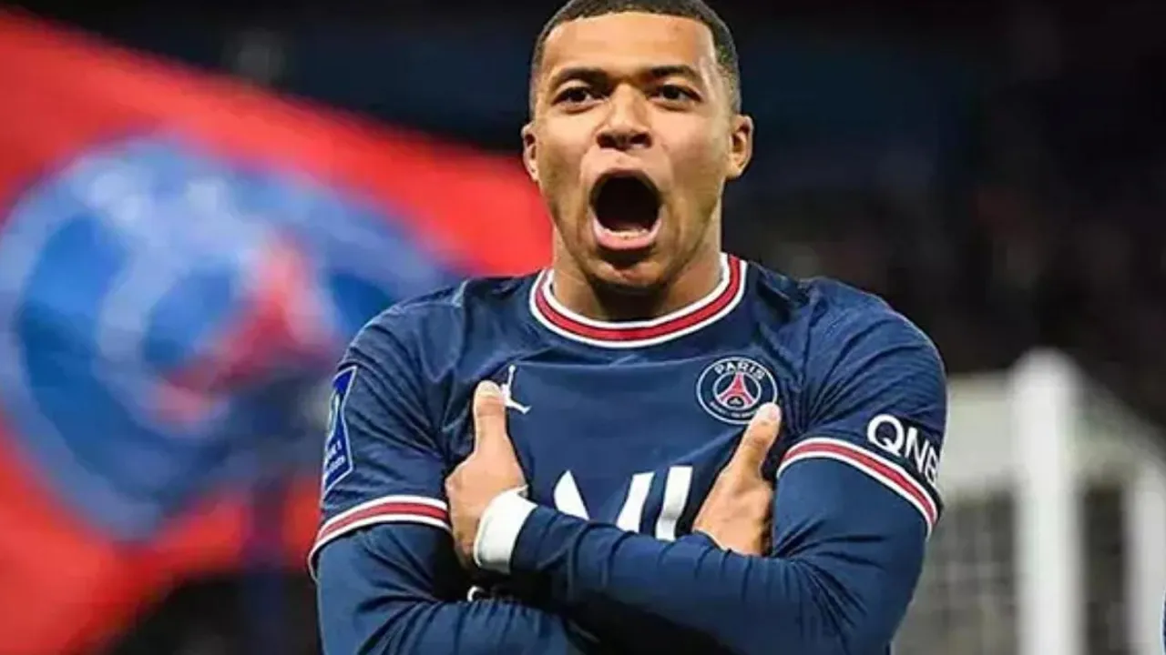 Real Madrid, Kylian Mbappe'yi kadrosuna kattı! 5 yıllık aözleşme imzalandı