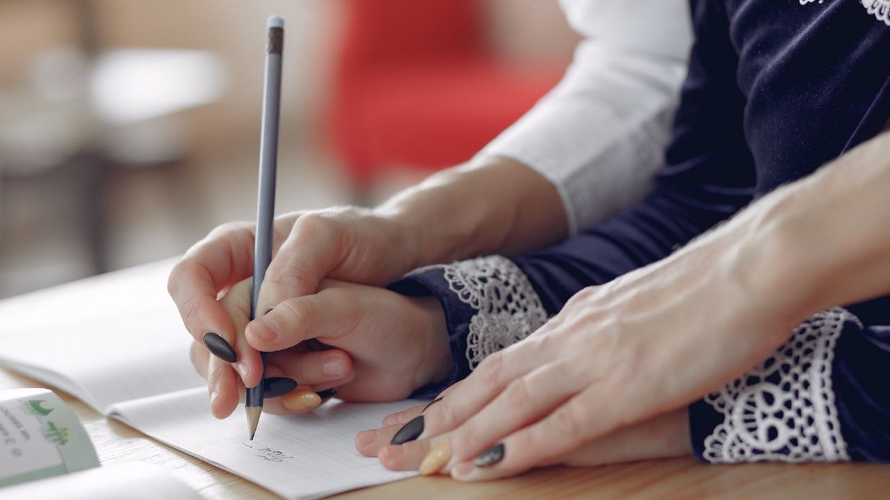 Skandal: Öğrencisini imam hatip lisesine yönlendiren öğretmenlere 3 bin lira teklif edildi! 