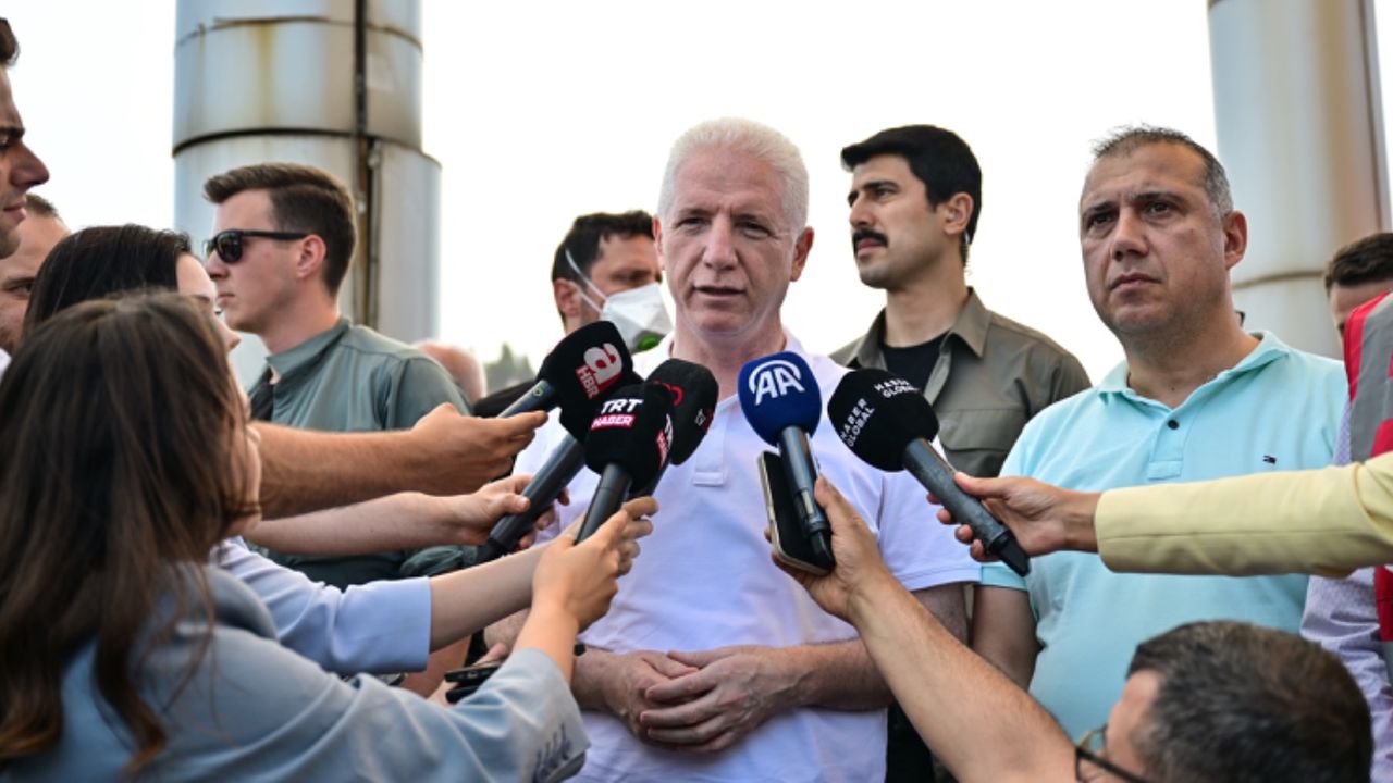 Tuzla'daki fabrikada çıkan yangın yakınındaki ormanlık alana da sıçradı!