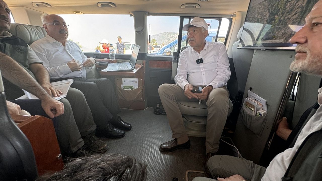 Adana'da Orman Yangını Kontrol Altına Alınmaya Çalışılıyor