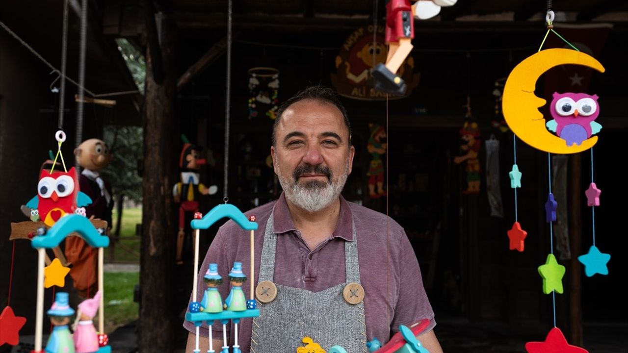 Ahşap Oyuncakların Son Temsilcileri: Ali Özbey'in Ustalığı