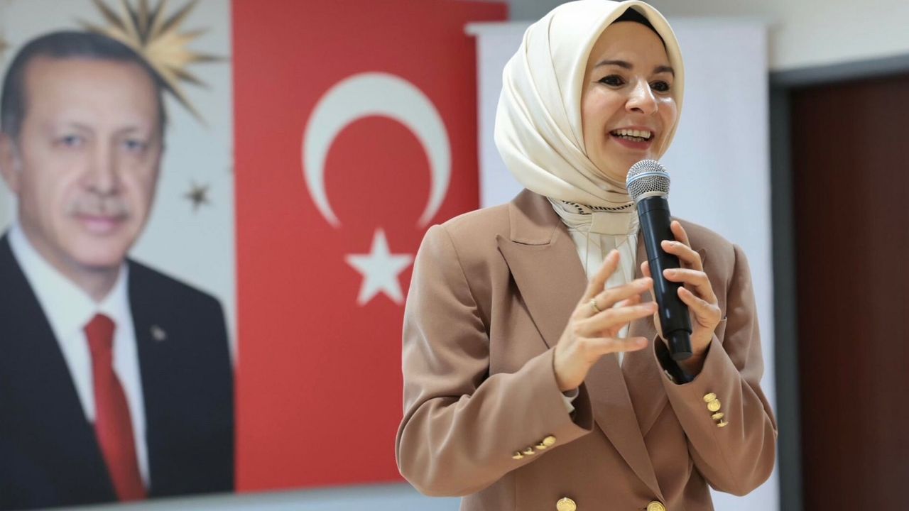 Aile Bakanı Göktaş HAK-İŞ Genel Başkanı ile görüştü! 