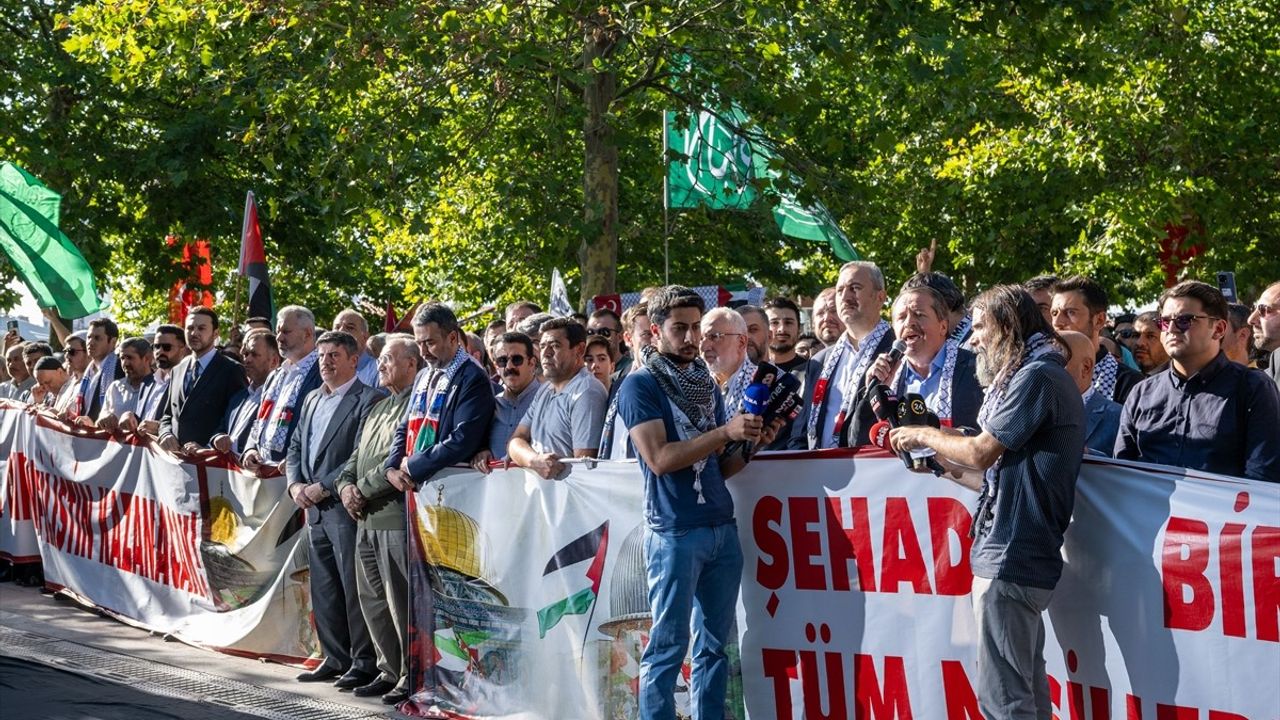 Ankara'da İsmail Heniyye İçin Dua Etme Etkinliği