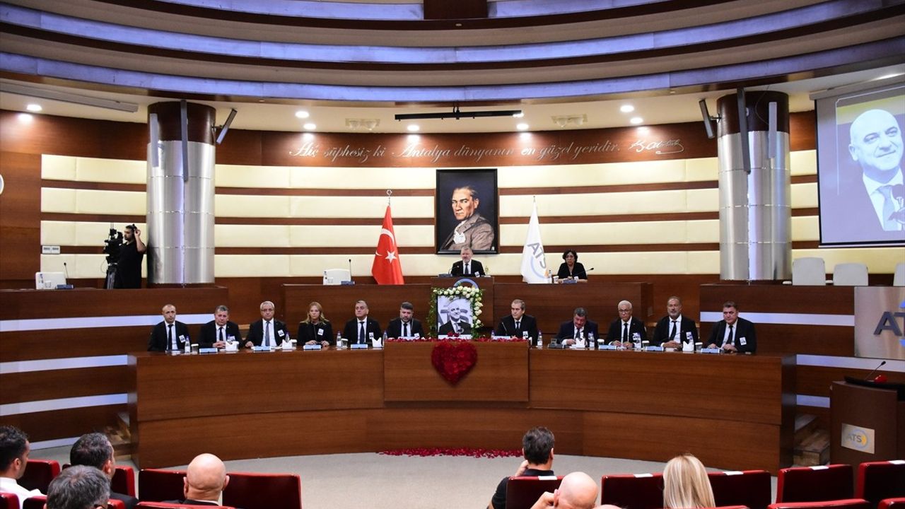 Antalya'da Ali Bahar Anma Töreni Düzenlendi