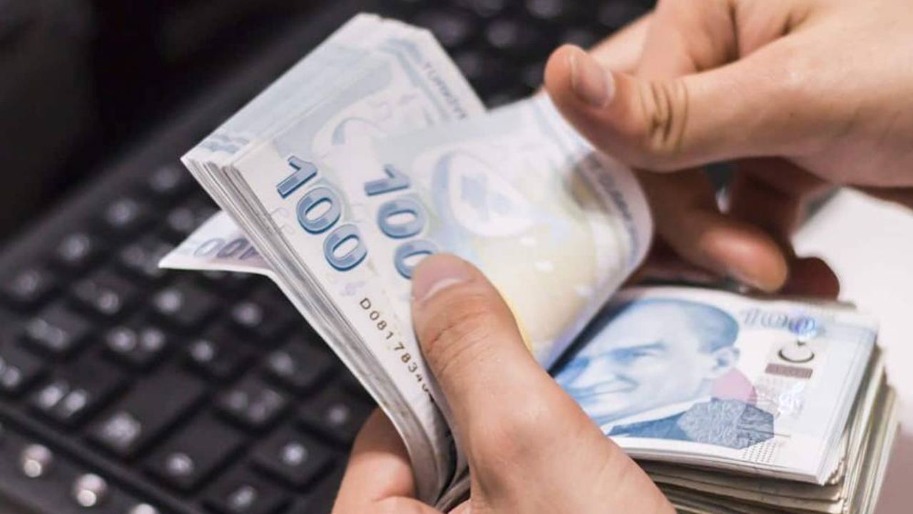 Bankalar parası olanı maaşa bağlıyor! 400.000 TL'si olana aylık bu miktar trink ödenecek