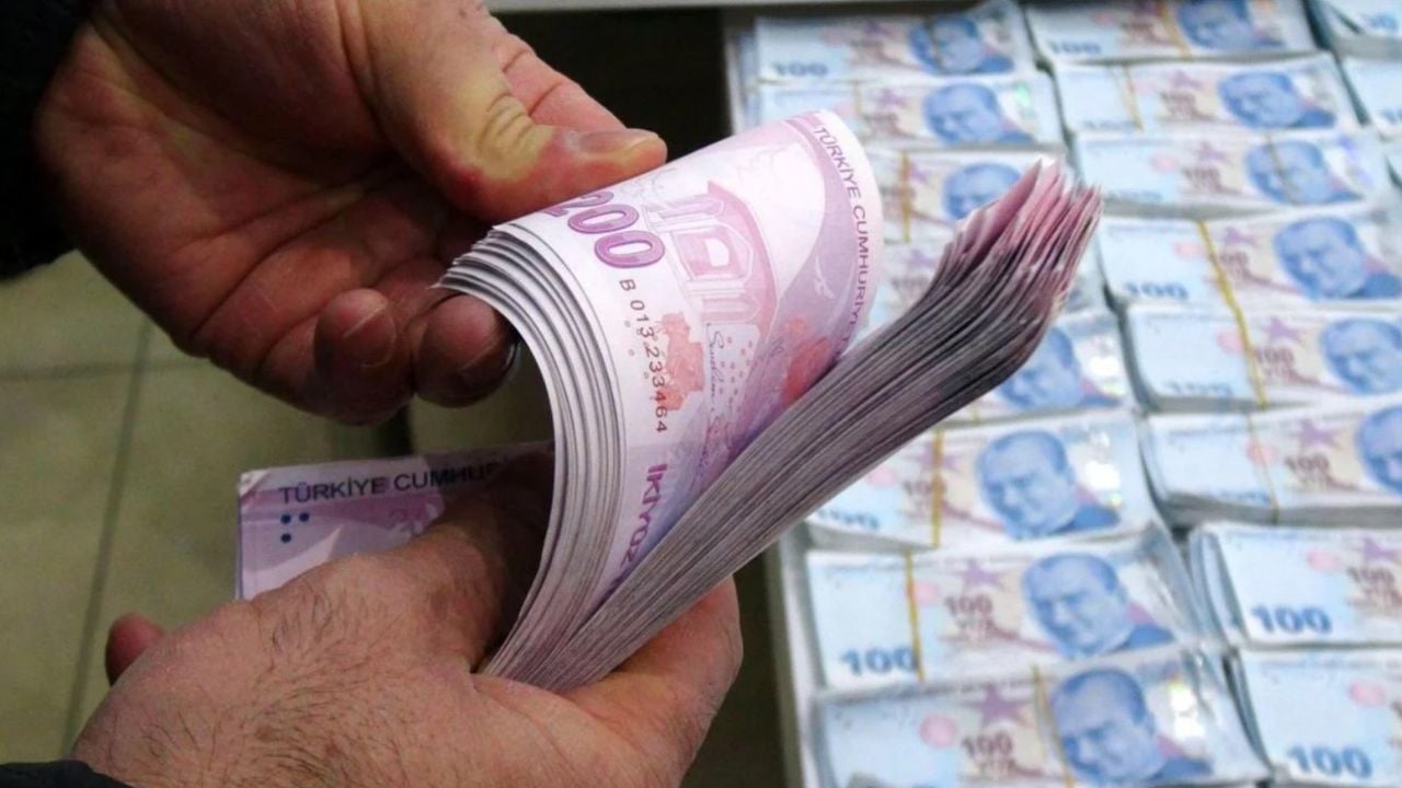 Bankalarda yüz güldüren faiz oranı! 100.000 TL'ye verilen faiz getirisi dudak uçuklattı