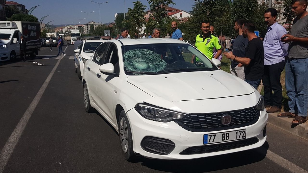 Bingöl'de Yaya Kazası: 83 Yaşındaki Adam Yaralandı