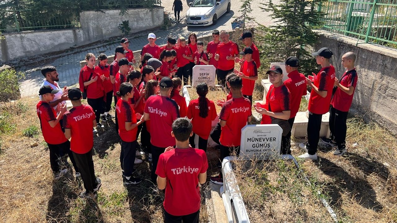 Boks Milli Takımı'ndan Şefik Gümüş'e Vefa Ziyareti