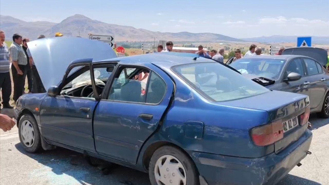Burdur'da Trafik Kazası: 10 Yaralı