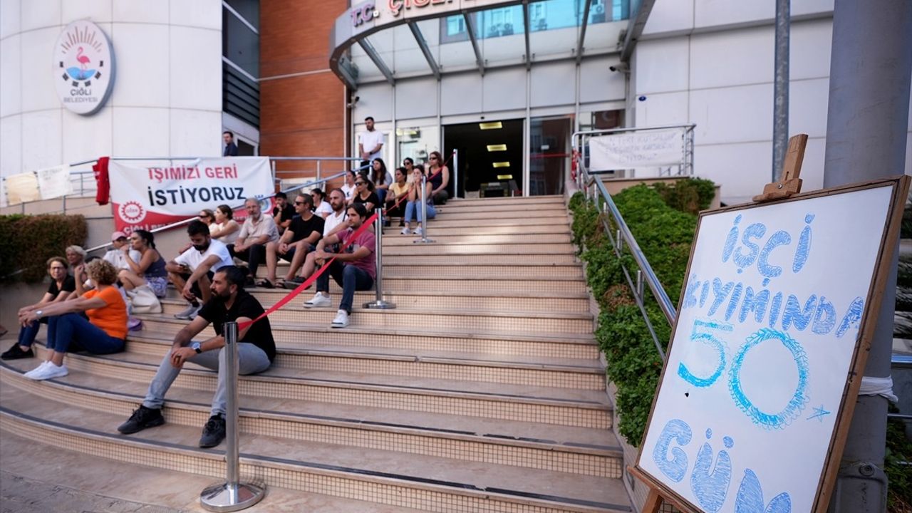 Çiğli Belediyesi'nde İşten Çıkarılan İşçiler Eylemlerini Sürdürüyor