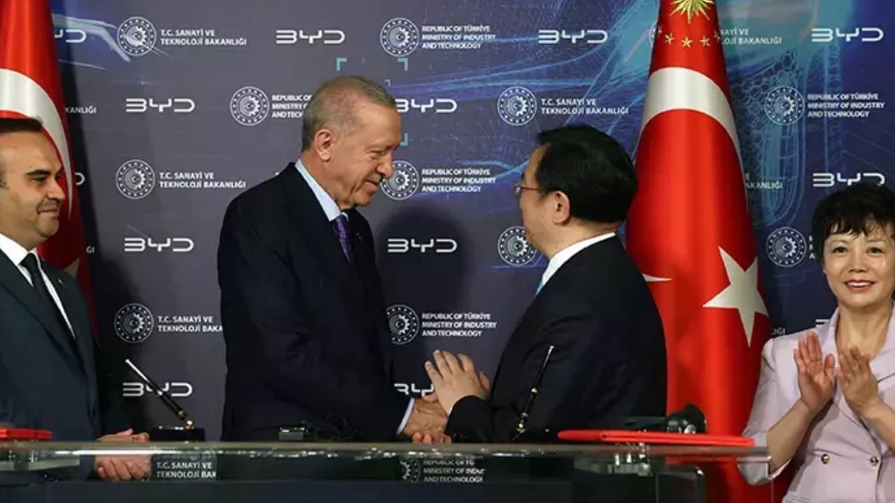 Cumhurbaşkanı Erdoğan Çinli elektrikli araç üreticisi BYD ile anlaşma imzaladı 