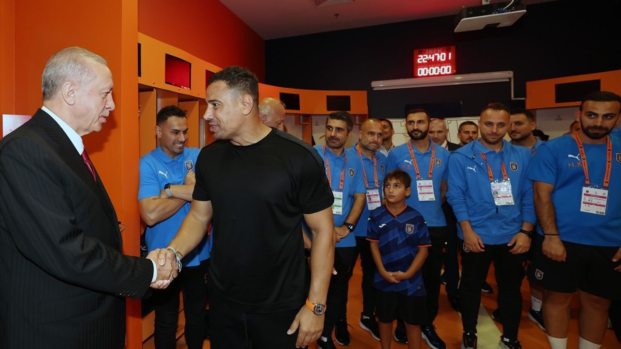 Cumhurbaşkanı Erdoğan'dan RAMS Başakşehir Kulübü'ne Tebrik Ziyareti