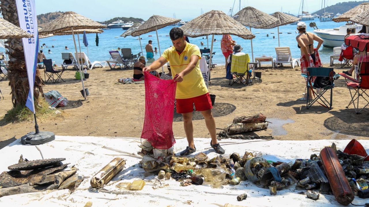 Dalgıçlar deniz dibi temizliği yaptı, 219 kilo atık çıktı! 