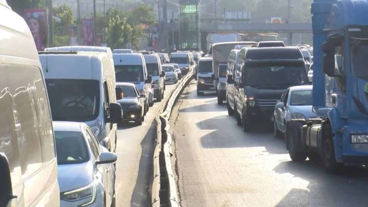  E-5 Karayolu'nda tartışma zincirleme kazaya yol açtı: 13 yaralı