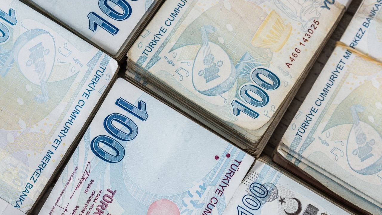 En düşük emekli maaşı Ağustos'ta 15 bin lira olacak! Yasa Meclis'ten geçti