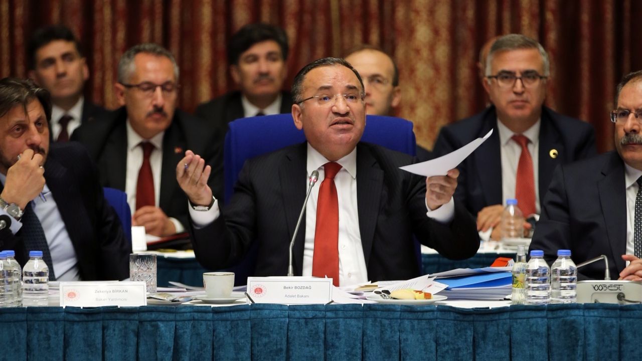 Eski Bakan Bozdağ 400 bin euroluk rüşveti yalanladı: İspatlayana tüm mal varlığımı vereceğim! 