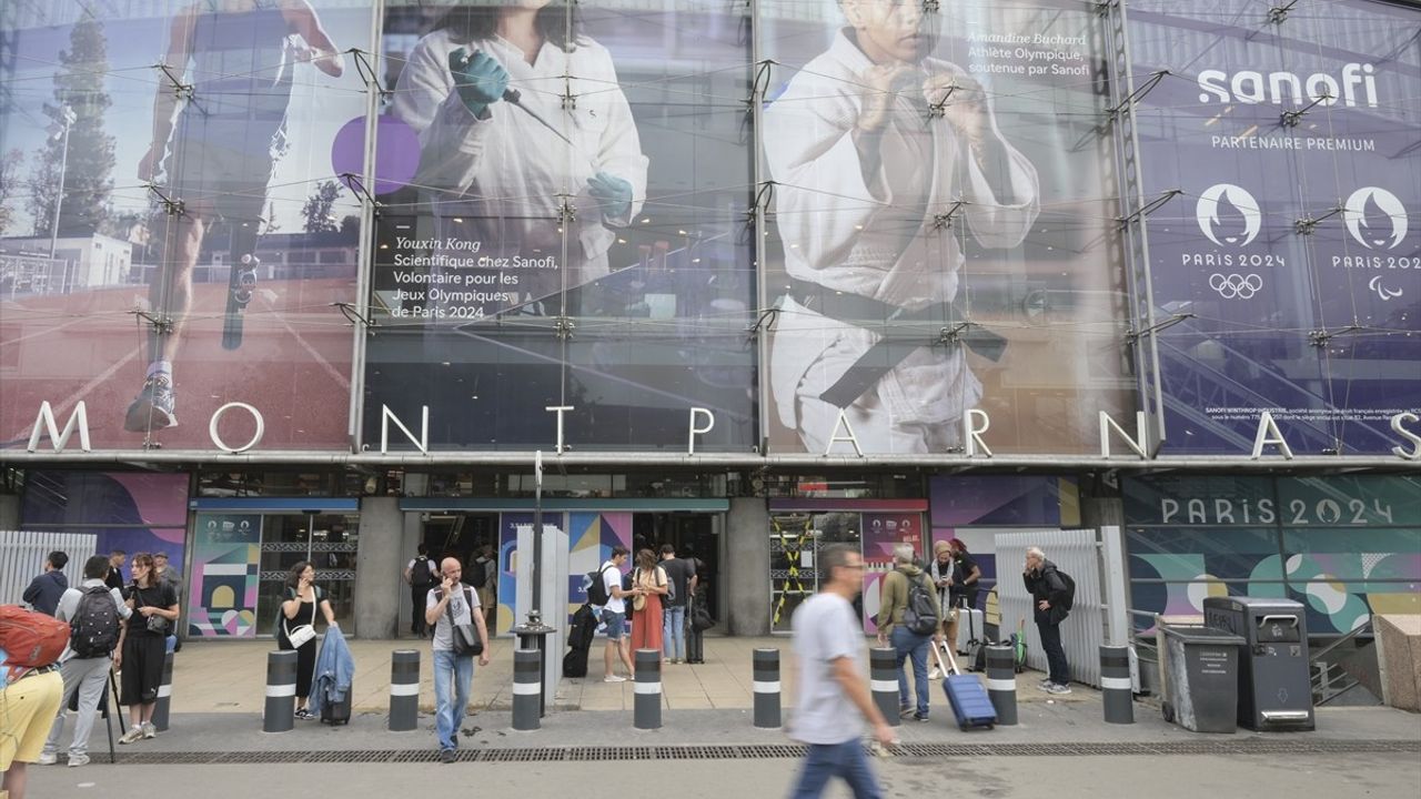 Fransa'da Olimpiyat Öncesi Tren Aksaklığı Yolcuları Mağdur Etti