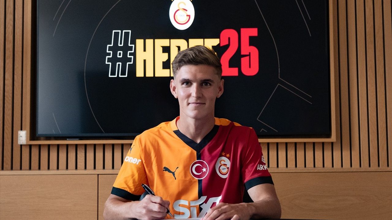 Galatasaray, Elias Jelert ile 5 Yıl Sürecek Anlaşma İmzaladı