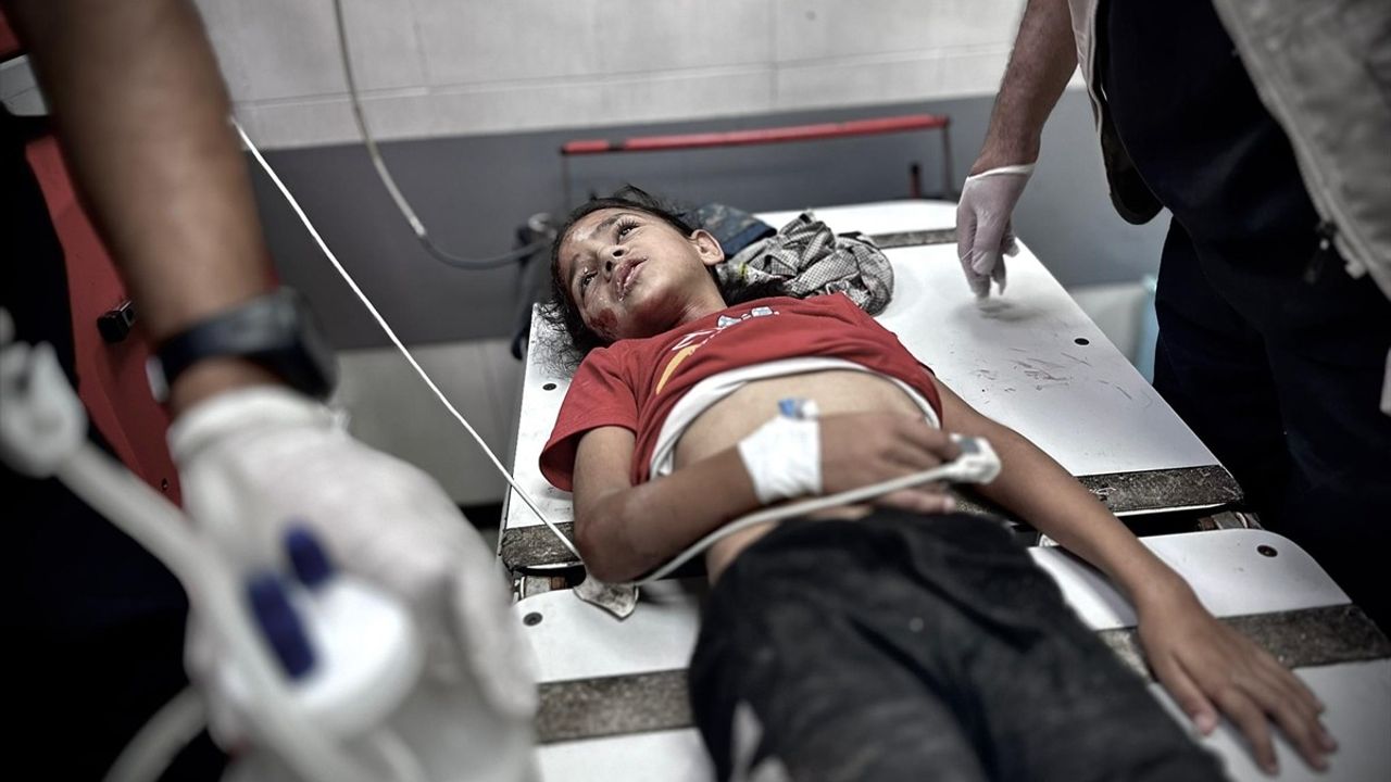 Gazze'deki Han Yunus Saldırısında 20 Filistinli Hayatını Kaybetti