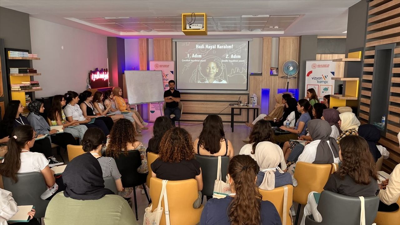 Gençlik ve Spor Bakanlığı'ndan Vizyon Kampları ile Gençlere Yeni Fırsatlar