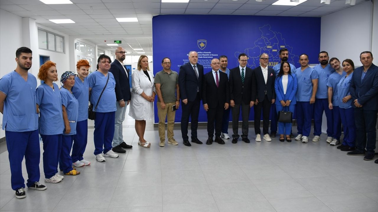 Gönüllü Türk Sağlık Ekibi Kosova'da Ameliyatlar Gerçekleştiriyor