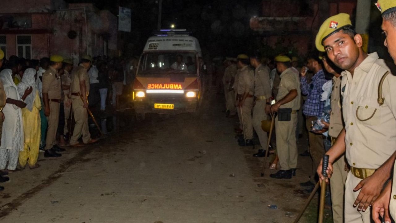 Hindistan’daki izdhamda ölenlerin sayısı 123’e çıktı: Hala gözaltı yok! 