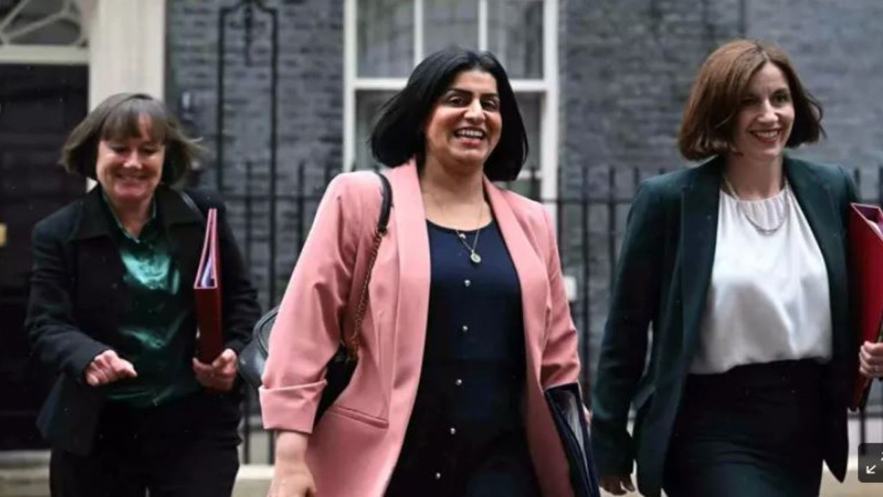 İngiltere'de İşçi Partisi iktidarında yeni başlangıç: Starmer'in kabinesi görevde!