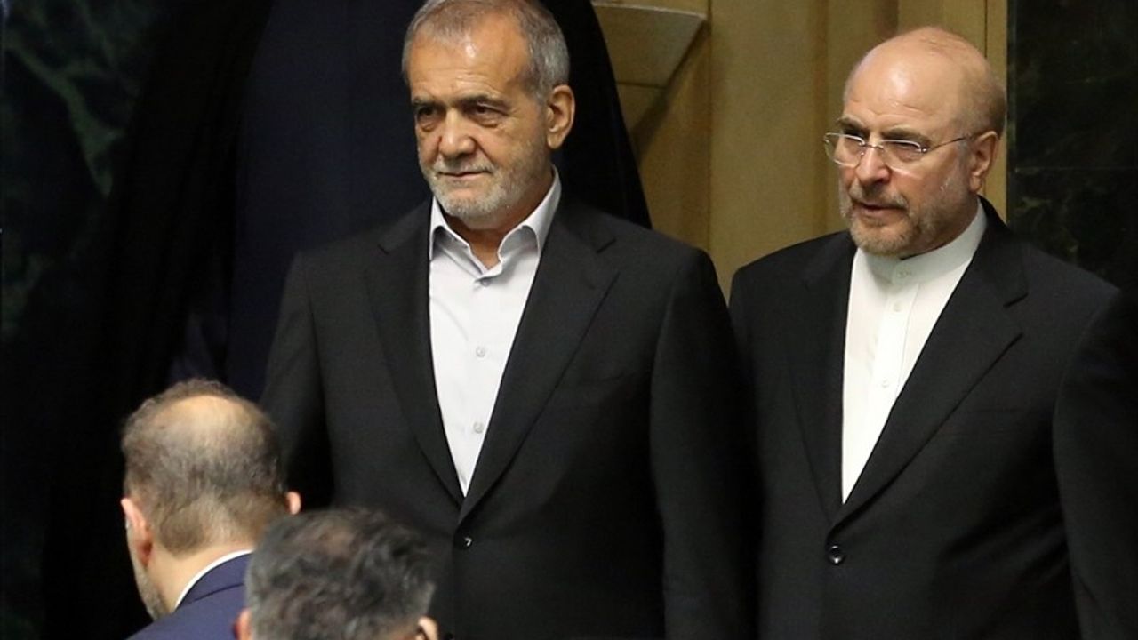 İran'un Yeni Cumhurbaşkanı Pezeşkiyan Yemin Etti