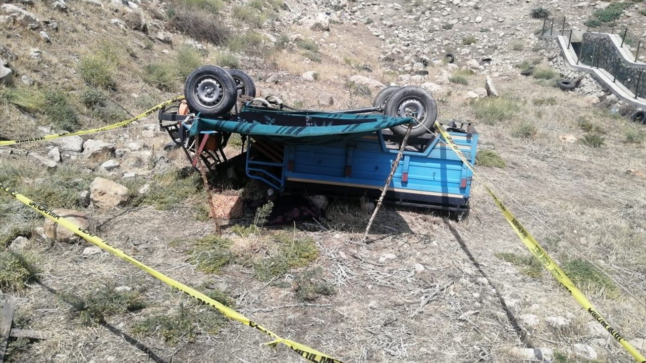 Isparta'da Tarım Aracının Devrilmesi Tragedisi: Bebek Hayatını Kaybetti