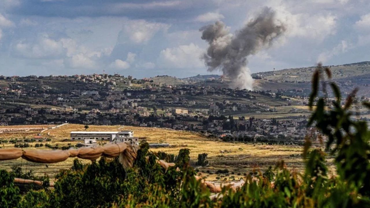 İsrail canlı yayında Lübnan sınırındaki Hizbullah'ı vurdu! 