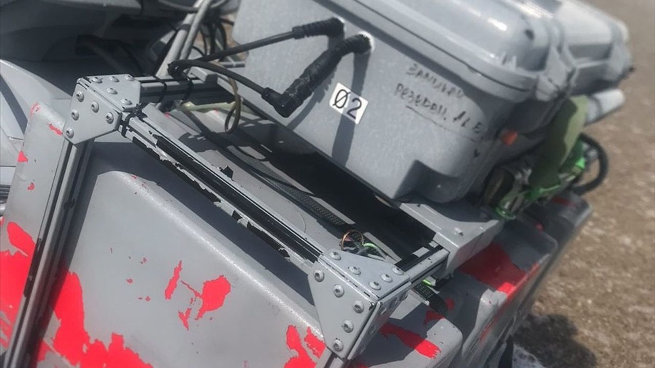 İstanbul Çatalca'da Gizemli İnsansız Deniz Aracı Bulundu