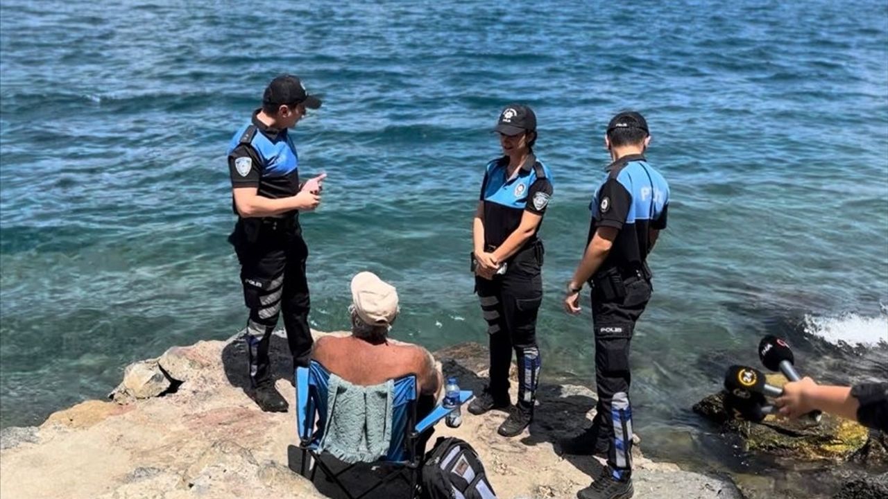İstanbul'da Boğulma Vakalarına Dikkat: Polis Ekipleri Bilgilendirme Yapıyor