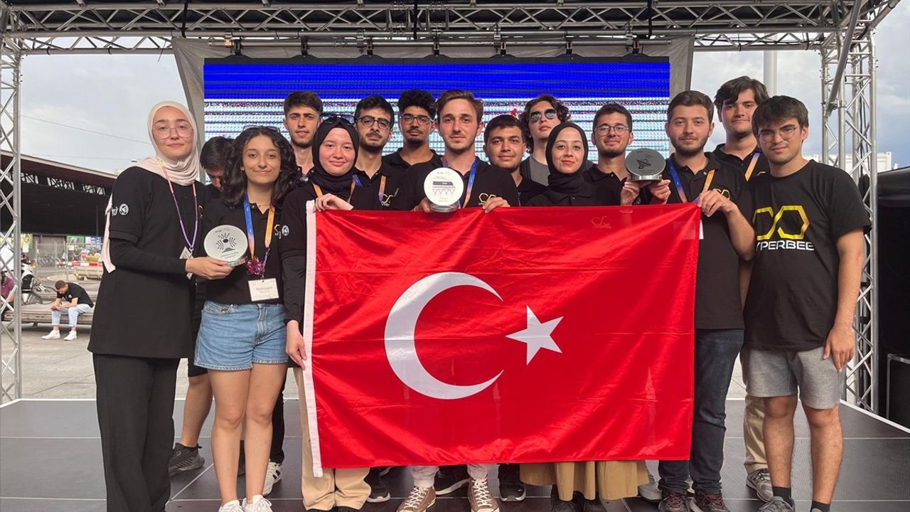 İTÜ Hyperbee Takımı Uluslararası Yarışmadan Ödülle Döndü