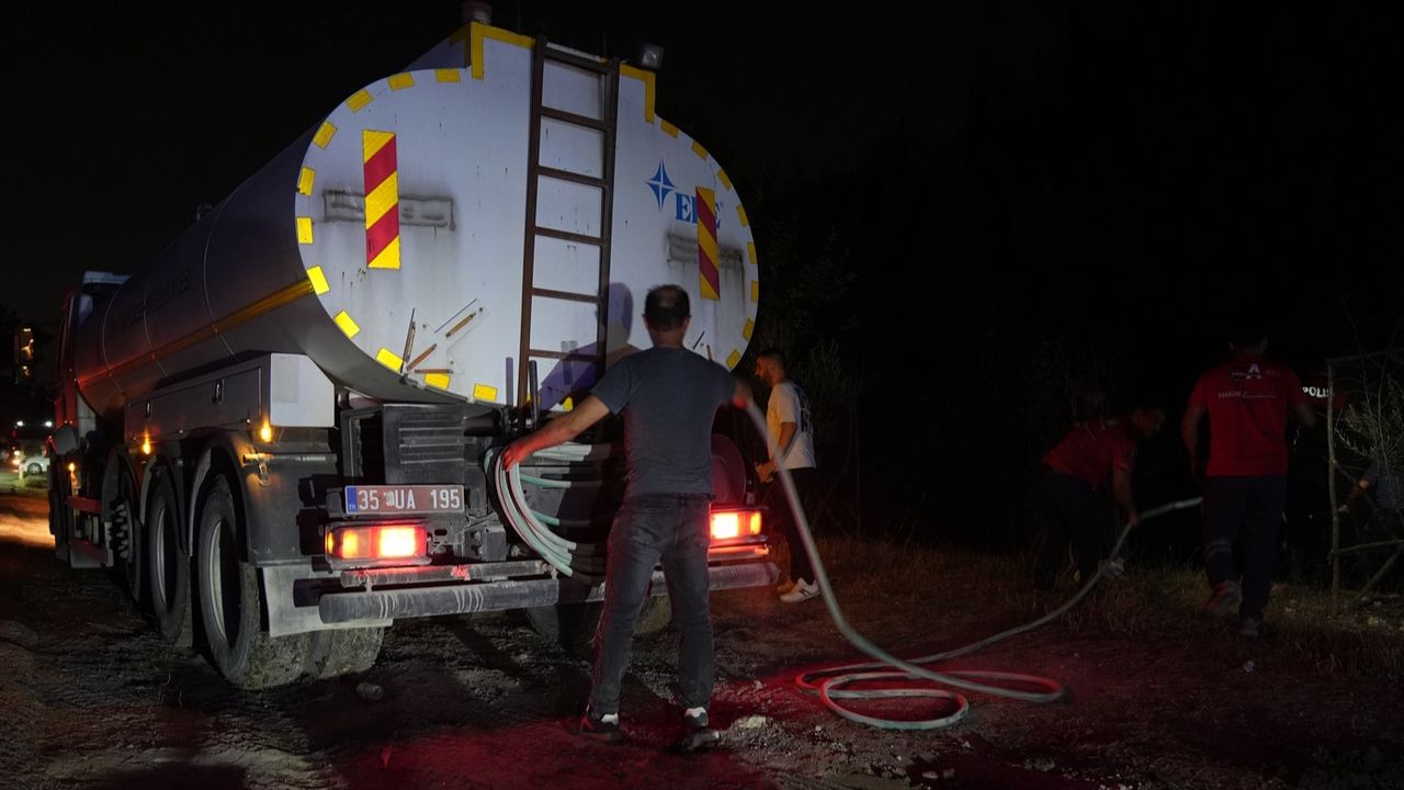 İzmir’deki korkunç yangın kontrol altına alındı! 