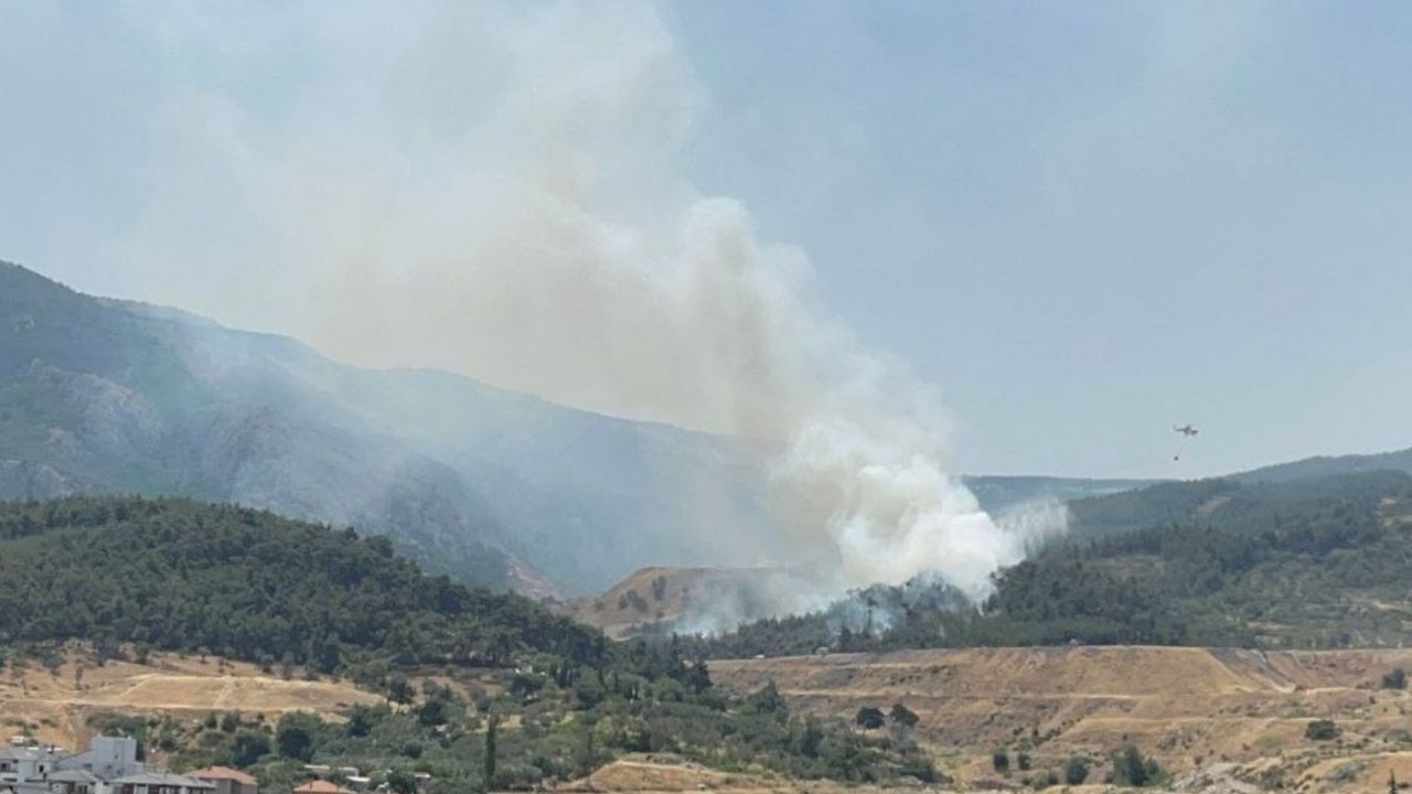 İzmir’in ciğerleri yanıyor: 6 uçak ve 9 helikopterle müdahale 