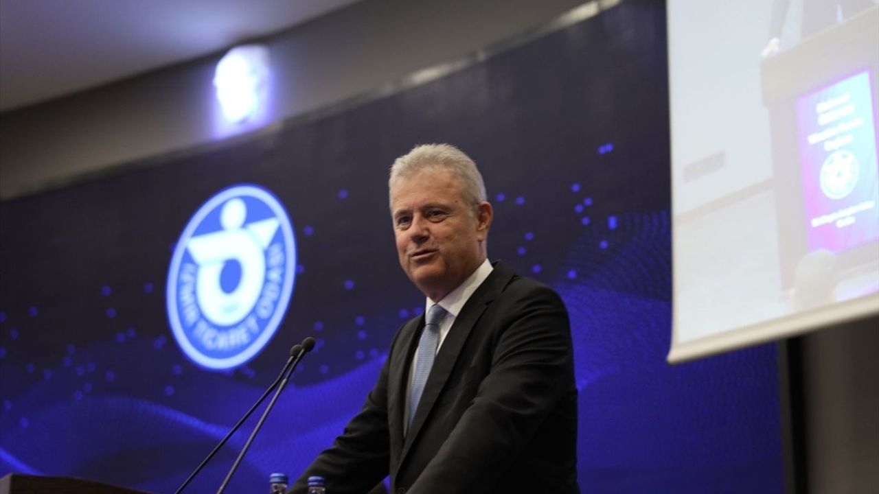 İzmir Ticaret Odası'nda Bilişim Suçları ve Ekonomik Durum Ele Alındı