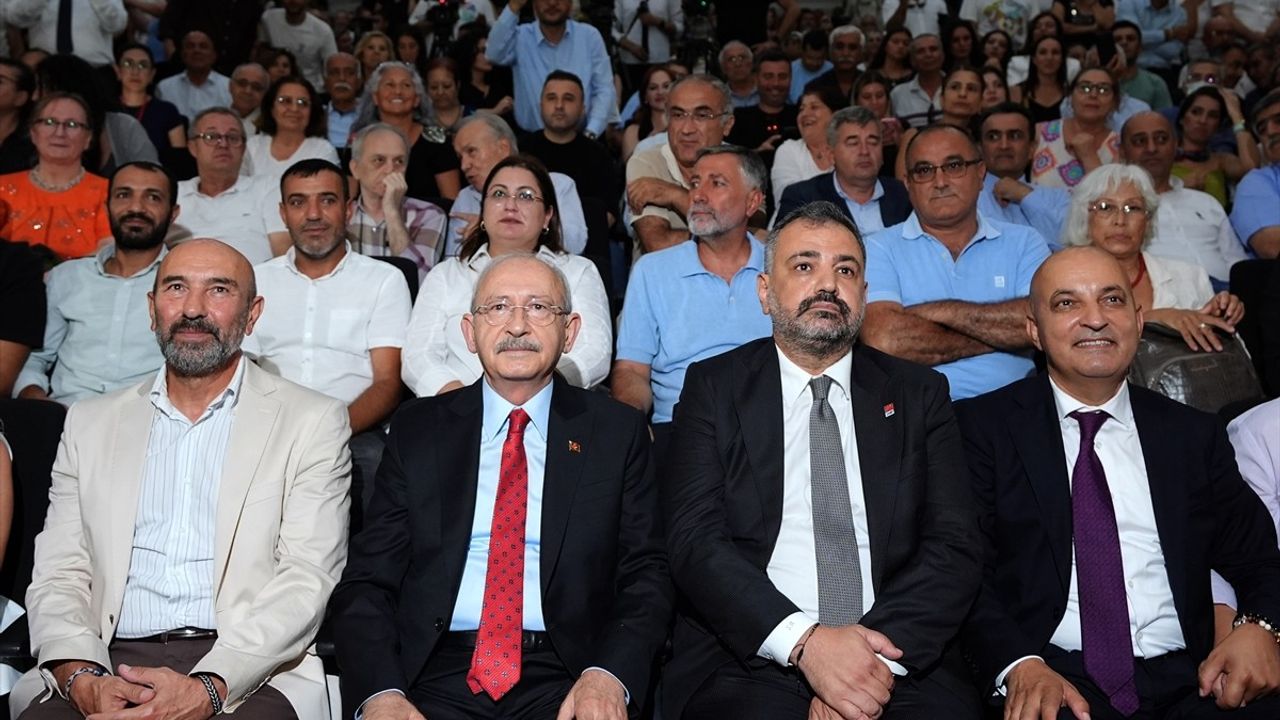 Kemal Kılıçdaroğlu İzmir'de Basın Özgürlüğü İçin Konuştu