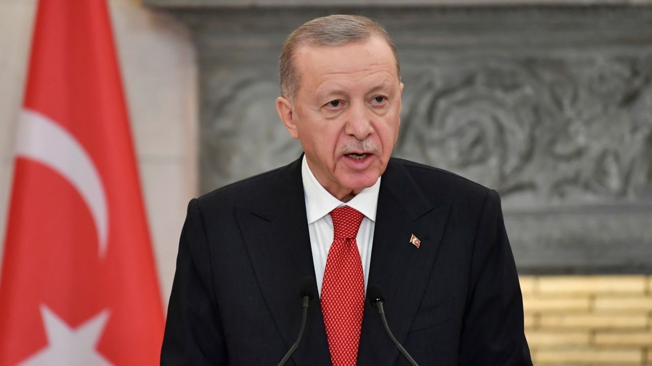Kulis iddiası: Cumhurbaşkanı Erdoğan emekliye refah payı zammı yapacak!
