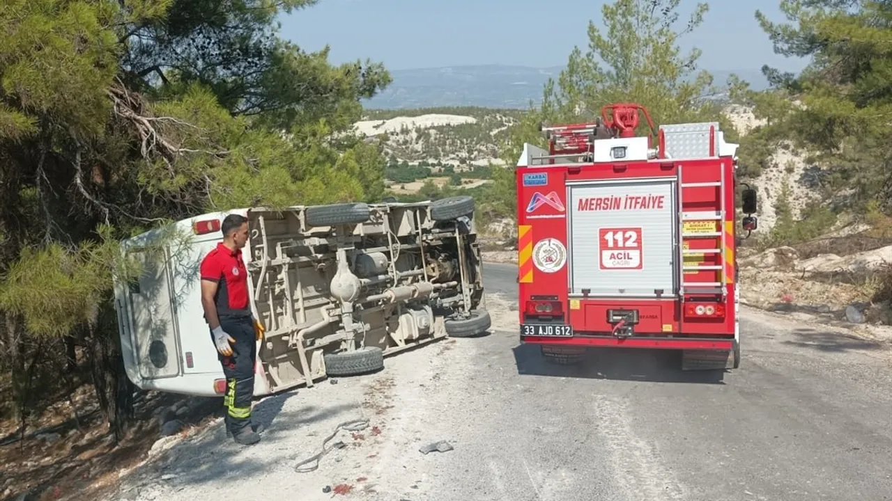 Mersin’de devrilen minibüsteki 7 tarım işçisi yaralandı