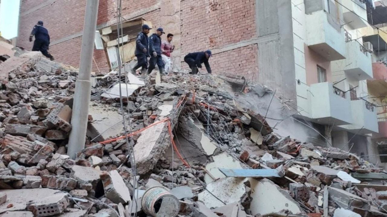 Mısır'ın Asyut vilayetinde bina çöktü! 14 kişi yaşamını kaybetti