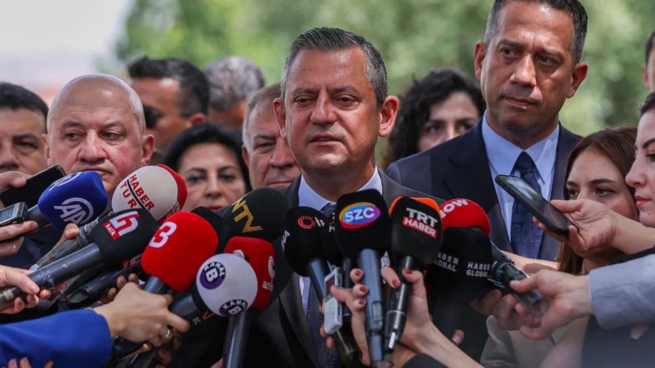 Özgür Özel’den UEFA Disiplin Kurulu’na eleştiri: En güzel cevabı takımımız verecek
