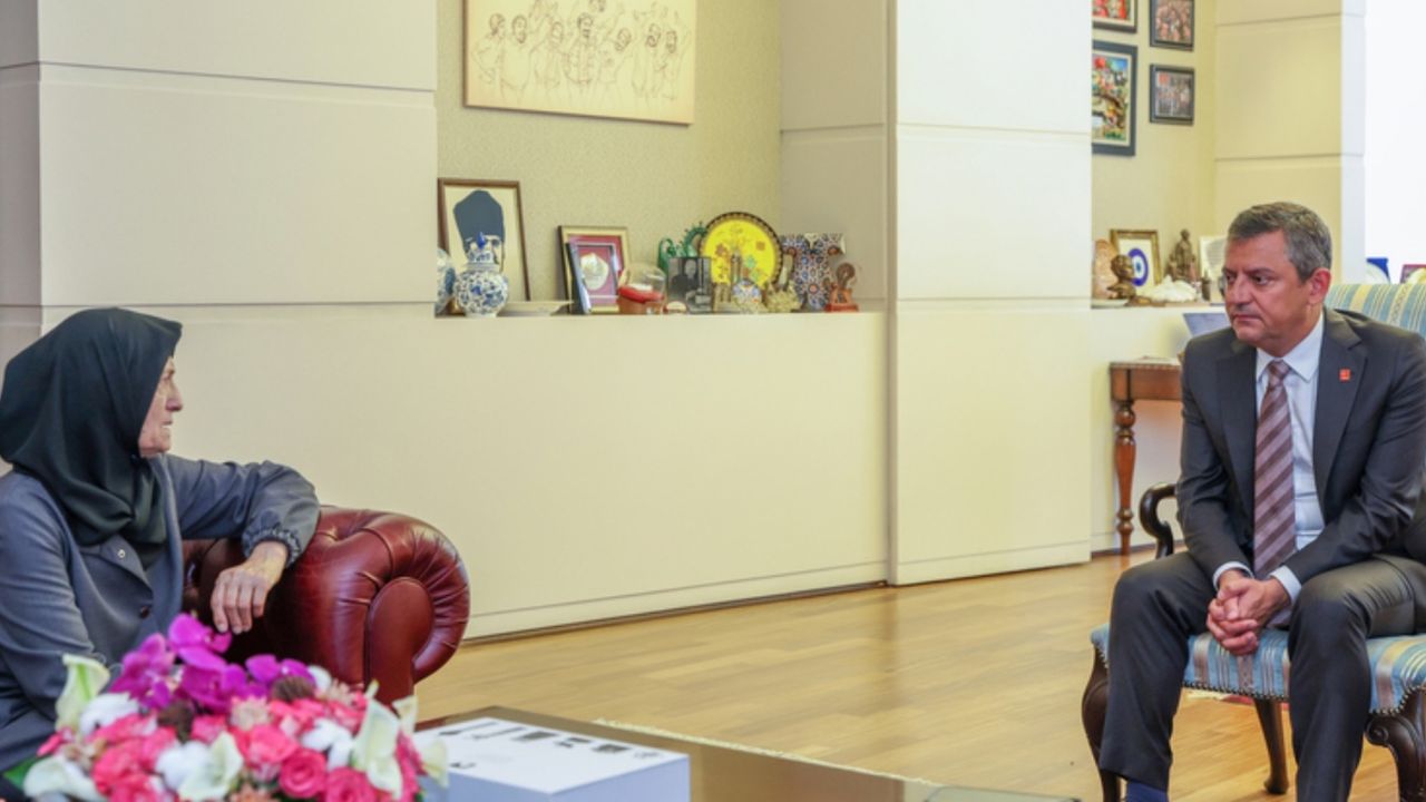 Özgür Özel Sinan Ateş’in annesi ve ablası ile görüştü 